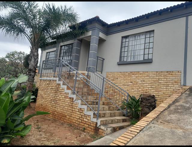 3 BEDROOM HOUSE FOR SALE IN GEELHOUTPARK